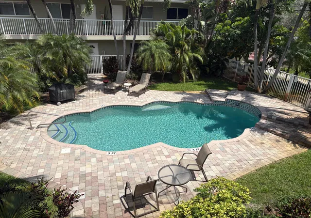 Listing Photo 4 - Condo for sale in building located at 1424 Holly Hts Dr, North Lauderdale, FL 33304 - Unit #1
