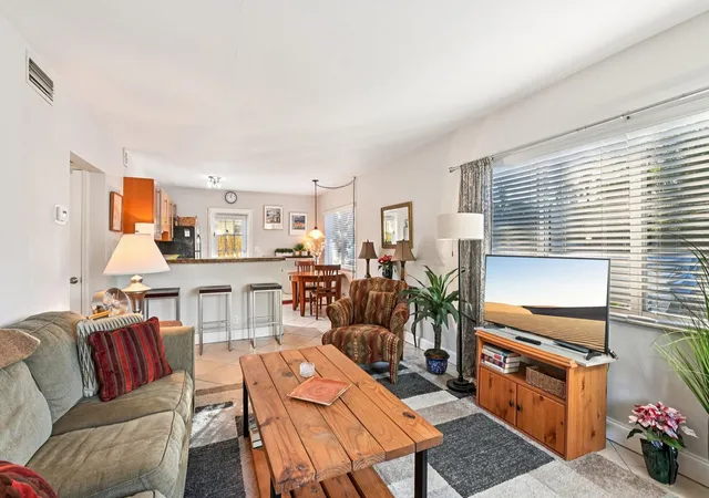 Listing Photo 5 - Condo for sale in building located at 1424 Holly Hts Dr, North Lauderdale, FL 33304 - Unit #1