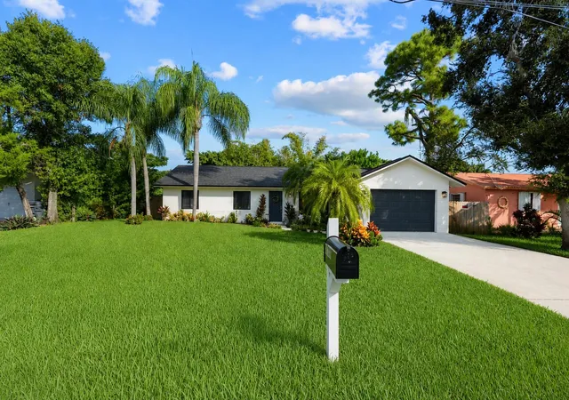 Photo 1 of Single family home for sale at 2749 Park Dr, Lake Worth, FL 33462 | MLS# B26070340 | Listing updated on 2026-09-14