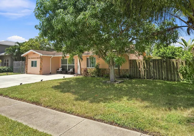 Photo 2 of Single family home for sale at 4665 Nw 113th Avenue, Sunrise, FL 33323 | MLS# B26070400 | Listing updated on 2026-09-16