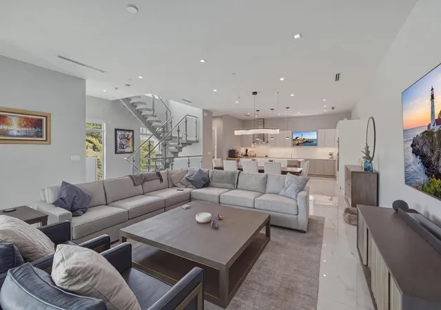 Photo 4 of Townhouse for sale at 5 SE 11th Avenue, Fort Lauderdale, FL 33301 | MLS# B26070417 | Listing updated on 2026-09-15
