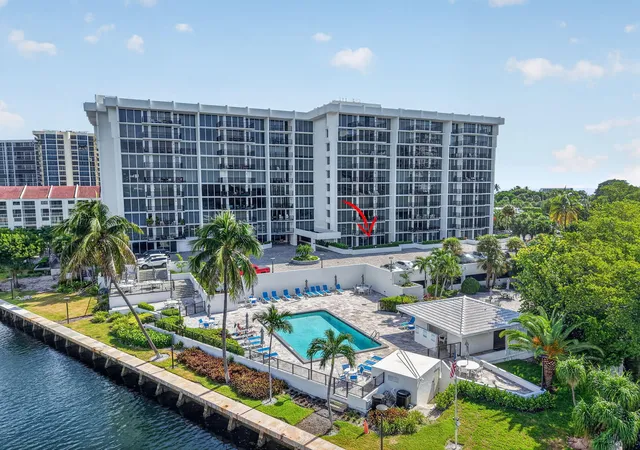 Listing Photo 2 - Condo for sale in building located at 4750 S Ocean Blvd, Highland Beach, FL 33487 - Unit #108