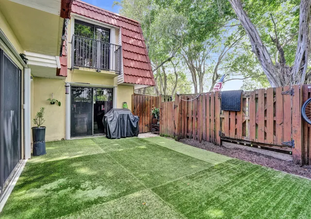 Photo 2 of Townhouse for sale at 9993 Nw 7th Street, Plantation, FL 33324 | MLS# B26070517 | Listing updated on 2026-09-15
