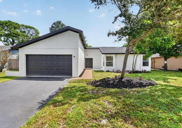 Photo 3 of Single family home for sale at 386 Nw 40th Terrace, Deerfield Beach, FL 33442 | MLS# B26070646 | Listing updated on 2026-09-23