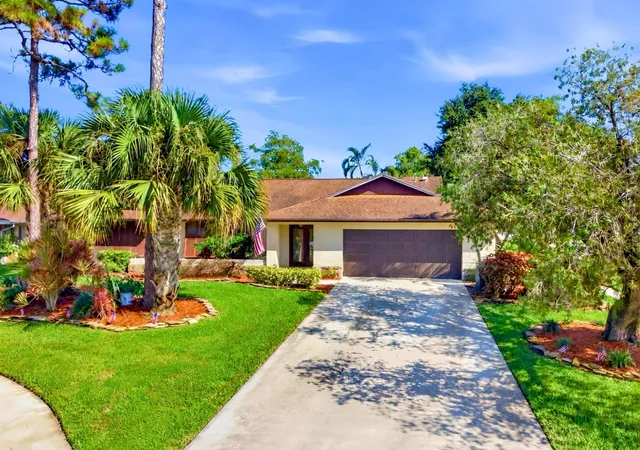 Photo 2 of Single family home for sale at 569 Dollarspot Ct, Wellington, FL 33414 | MLS# B26070660 | Listing updated on 2026-09-23