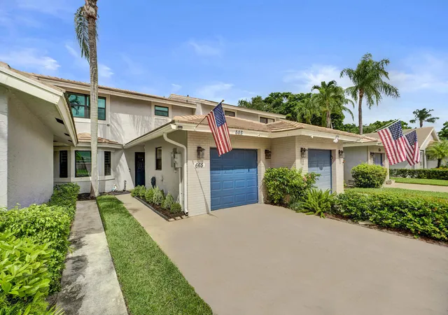Photo 3 of Townhouse for sale at 665 Deer Crk N Shore Dr, Deerfield Beach, FL 33442 | MLS# B26070694 | Listing updated on 2026-10-06