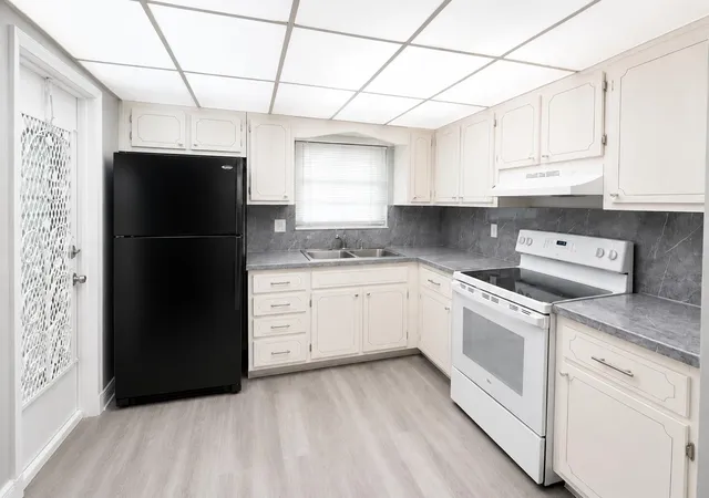 Photo 3 of Condo for sale at 2031 Dewey St #101, Hollywood, FL 33020 | MLS# B26070748 | Listing updated on 2026-09-23