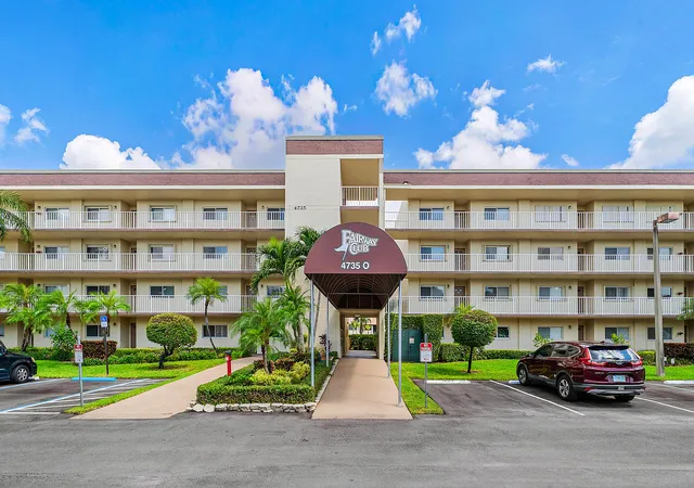 Photo 2 of Condo for sale at 4735 Lucerne Lakes Blvd E #402, Lake Worth, FL 33467 | MLS# B26070825 | Listing updated on 2026-09-14