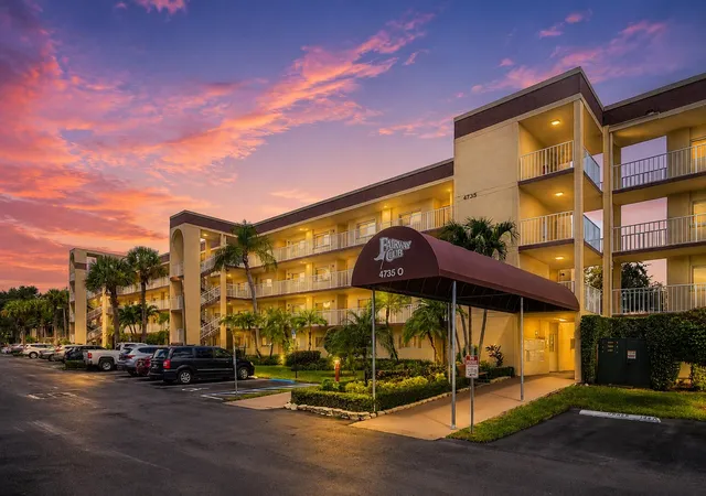 Photo 3 of Condo for sale at 4735 Lucerne Lakes Blvd E #402, Lake Worth, FL 33467 | MLS# B26070825 | Listing updated on 2026-09-14