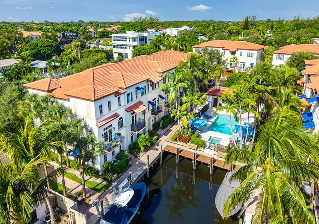Photo 1 of Townhouse for sale at 813 Estancia Way, Boynton Beach, FL 33435 | MLS# B26070879 | Listing updated on 2026-09-14