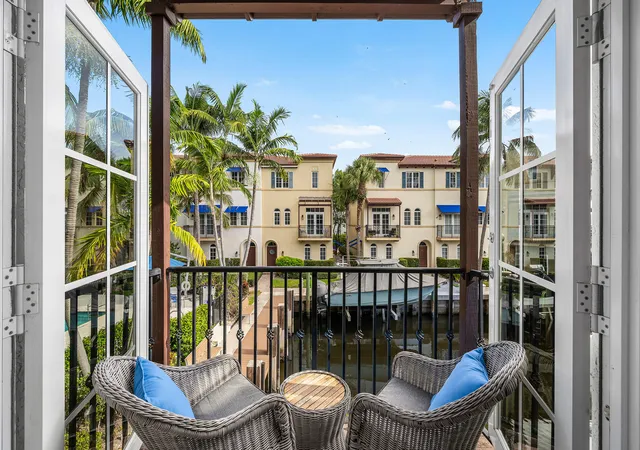 Photo 3 of Townhouse for sale at 813 Estancia Way, Boynton Beach, FL 33435 | MLS# B26070879 | Listing updated on 2026-09-14