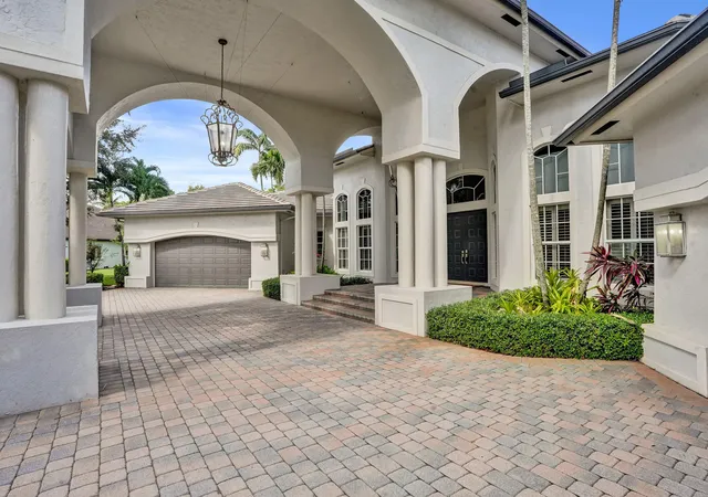 Photo 3 of Single family home for sale at 12945 Stonebrook Dr, Davie, FL 33330 | MLS# B26071111 | Listing updated on 2026-09-16