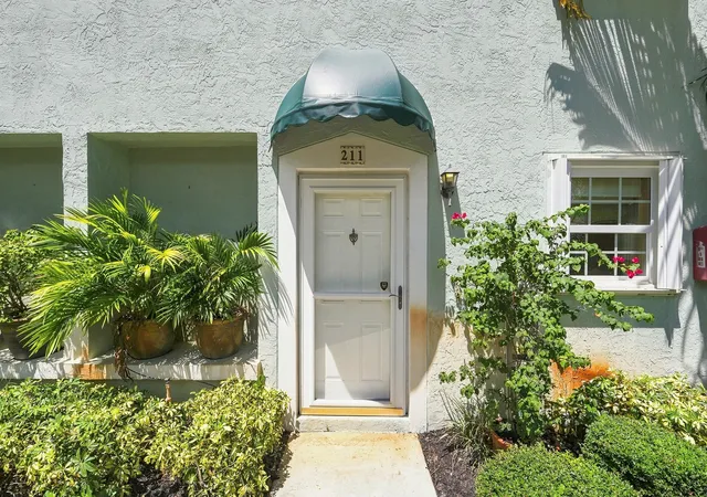 Photo 2 of Townhouse for sale at 211 Waterside Dr, Hypoluxo, FL 33462 | MLS# B26071158 | Listing updated on 2026-09-15