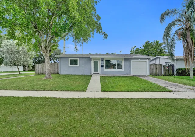 Photo 1 of Single family home for sale at 6400 Park St, Hollywood, FL 33024 | MLS# B26071162 | Listing updated on 2026-09-24