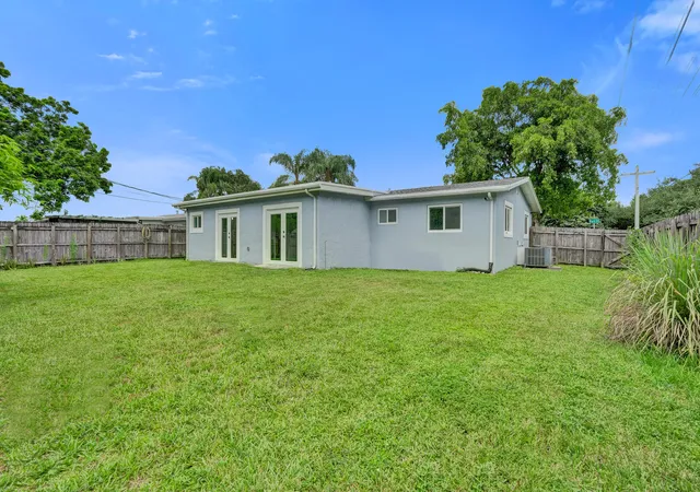 Photo 3 of Single family home for sale at 6400 Park St, Hollywood, FL 33024 | MLS# B26071162 | Listing updated on 2026-09-24
