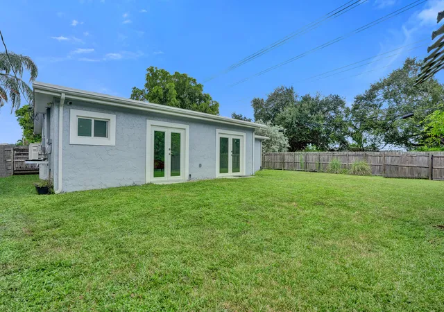 Photo 3 of Single family home for sale at 6400 Park St, Hollywood, FL 33024 | MLS# B26071162 | Listing updated on 2026-09-24