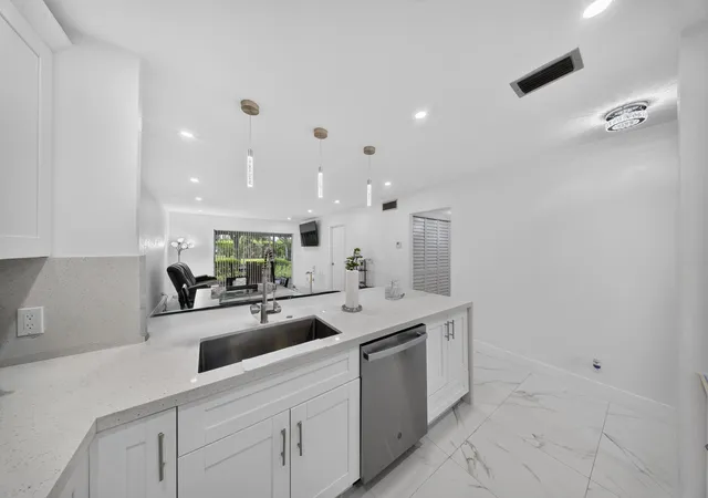 Photo 3 of House for sale at 265 Cape Cod Cir, Lake Worth, FL 33467 | MLS# B26071271 | Listing updated on 2026-09-15
