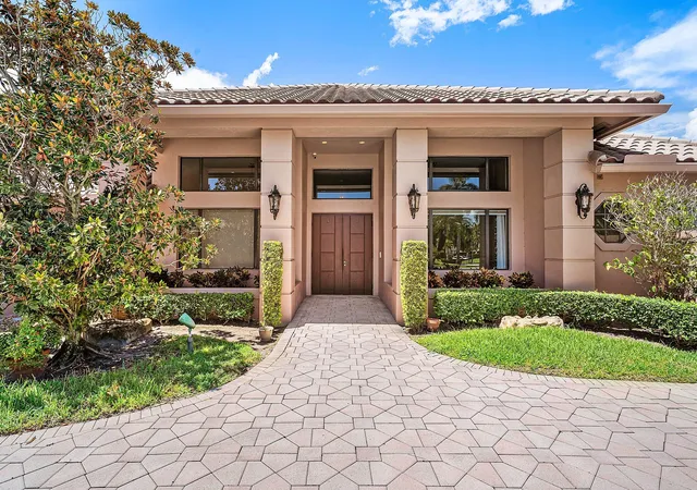 Photo 3 of Mansion for sale at 17595 Bocaire Pl, Boca Raton, FL 33487 | MLS# B26071302 | Listing updated on 2026-09-15