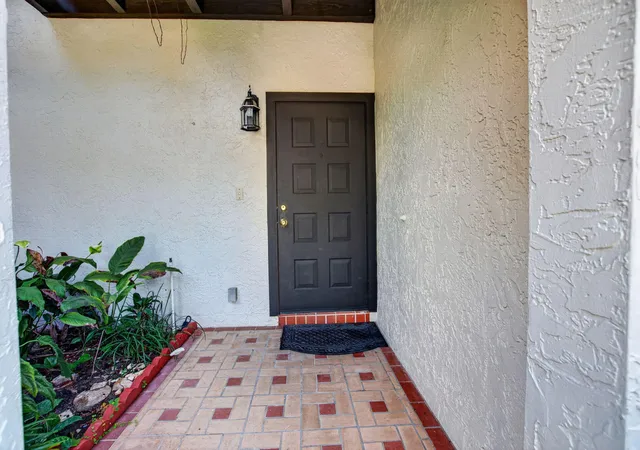 Photo 2 of Condo for sale at 5726 Fox Holw Dr #G, Boca Raton, FL 33486 | MLS# B26071339 | Listing updated on 2026-09-13