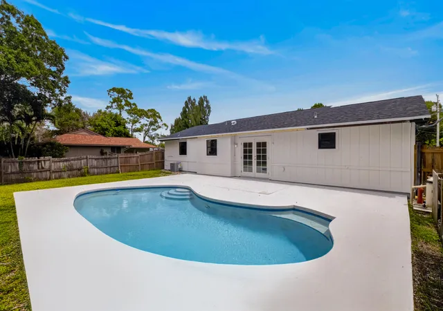 Photo 3 of Single family home for sale at 6101 Balsam Dr, Fort Pierce, FL 34982 | MLS# B26071369 | Listing updated on 2026-10-07