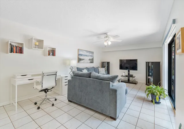 Photo 2 of Townhouse for sale at 702 Nw 98th Circle, Plantation, FL 33324 | MLS# B26071495 | Listing updated on 2026-09-16