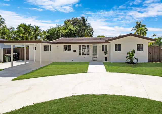 Photo 3 of Single family home for sale at 4000 Ne 22nd Avenue, Lighthouse Point, FL 33064 | MLS# B26071519 | Listing updated on 2026-10-06