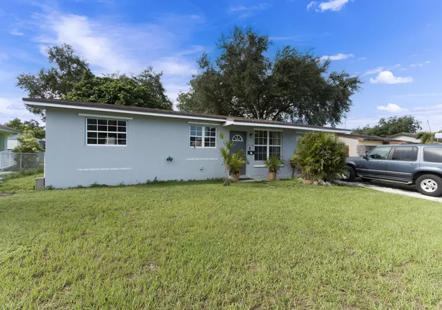Photo 3 of Single family home for sale at 6714 Atlanta St, Hollywood, FL 33024 | MLS# B26071547 | Listing updated on 2026-09-15