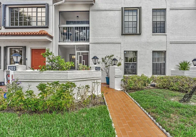 Photo 3 of Sale Pending at 9632 Sills Dr E #102, Boynton Beach, FL 33437 | MLS# B26071575 | Listing updated on 2026-09-14