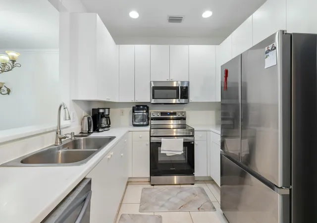 Photo 3 of Townhouse for sale at 831 Nw 130th Avenue, Pembroke Pines, FL 33028 | MLS# B26071626 | Listing updated on 2026-09-15