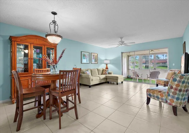 Photo 4 of Sale Pending at 892 Worcester Ln #B, Lake Worth, FL 33467 | MLS# B26071783 | Listing updated on 2026-09-16