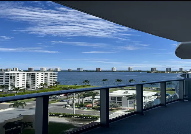 Photo 4 of Condo for sale at 220 Lake Shore Dr #813, West Palm Beach, FL 33403 | MLS# B26071806 | Listing updated on 2026-09-14