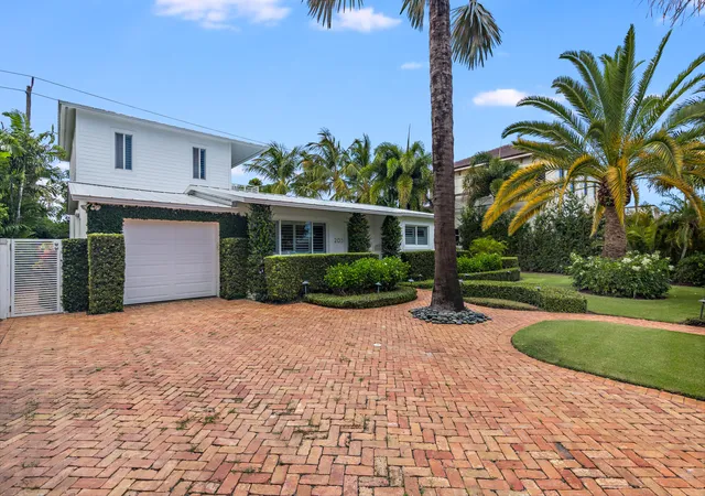 Photo 2 of Single family home for sale at 203 Arlington Rd, West Palm Beach, FL 33405 | MLS# B26071886 | Listing updated on 2026-09-28