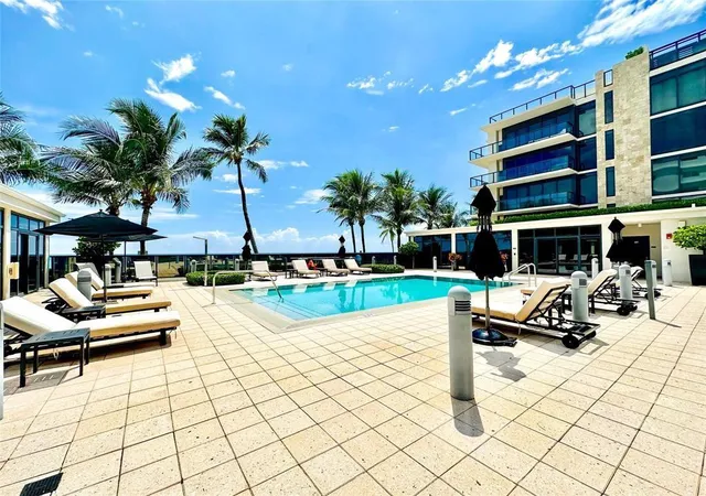 Listing Photo 4 - Condo for sale in building located at 2101 S Surf Rd, Hollywood, FL 33019 - Unit #2C