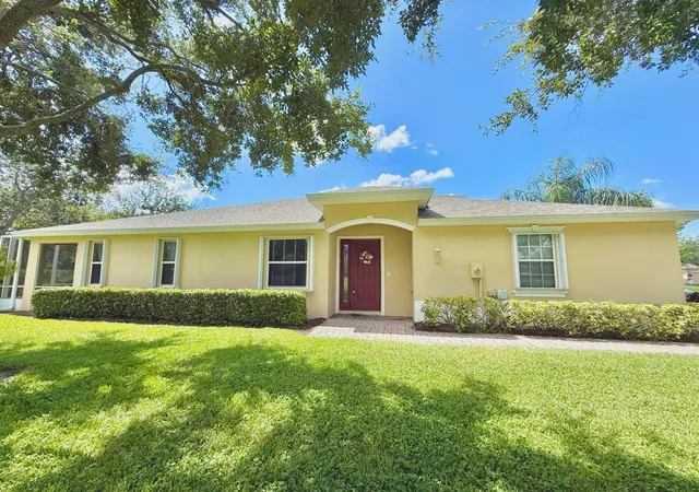 Photo 2 of Sale Pending at 6616 Liberty Pl, Vero Beach, FL 32966 | MLS# B26072013 | Listing updated on 2026-09-18