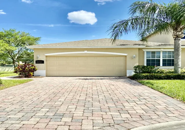 Photo 3 of Sale Pending at 6616 Liberty Pl, Vero Beach, FL 32966 | MLS# B26072013 | Listing updated on 2026-09-18