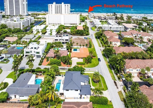 Photo 2 of Single family home for sale at 811 Se 31st Street, Boca Raton, FL 33432 | MLS# B26072022 | Listing updated on 2026-09-15