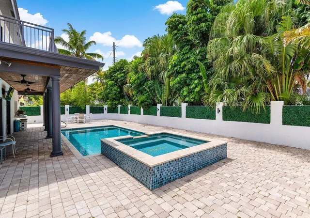 Photo 4 of Single family home for sale at 811 SE 31st Street, Boca Raton, FL 33432 | MLS# B26072022 | Listing updated on 2026-09-15
