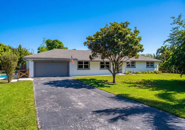 Photo 2 of Single family home for sale at 4910 Sw 205th Avenue, Southwest Ranches, FL 33332 | MLS# B26072129 | Listing updated on 2026-09-15
