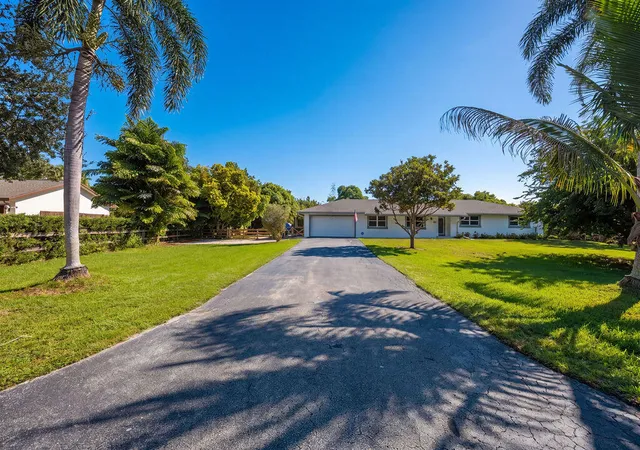 Photo 3 of Single family home for sale at 4910 Sw 205th Avenue, Southwest Ranches, FL 33332 | MLS# B26072129 | Listing updated on 2026-09-15