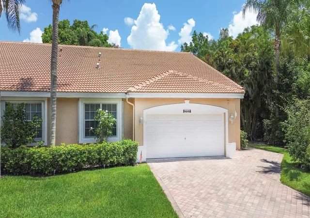 Photo 1 of Single family home for sale at 4646 Carlton Golf Dr, Lake Worth, FL 33449 | MLS# B26072133 | Listing updated on 2026-09-15