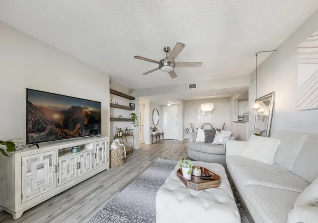 Photo 2 of Condo for sale at 520 Se 5th Avenue #1609, Fort Lauderdale, FL 33301 | MLS# B26072153 | Listing updated on 2026-09-23