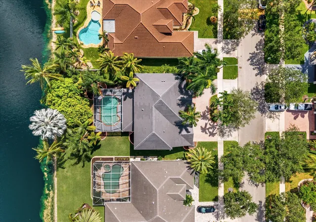 Photo 4 of Single family home for sale at 16363 Segovia Cir S, Fort Lauderdale, FL 33331 | MLS# B26072205 | Listing updated on 2026-09-14
