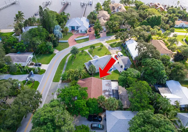 Photo 2 of Single family home for sale at 545 S Lake Dr, Lantana, FL 33462 | MLS# B26072207 | Listing updated on 2026-09-14