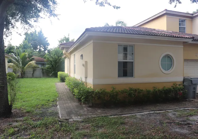 Photo 1 of Single family home for sale at 613 Nw 21st Avenue, Pompano Beach, FL 33069 | MLS# B26072219 | Listing updated on 2026-09-15