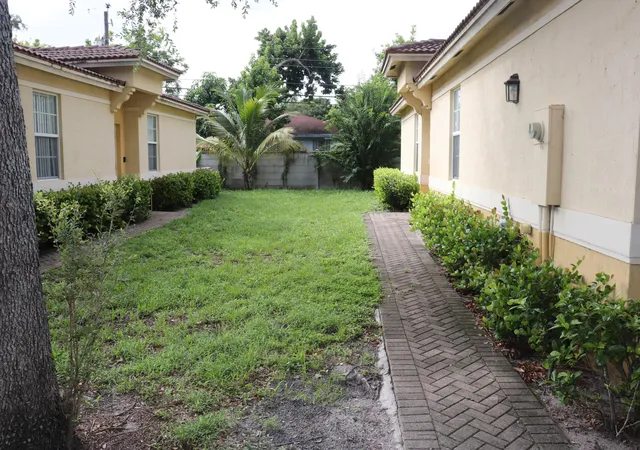 Photo 2 of Single family home for sale at 613 Nw 21st Avenue, Pompano Beach, FL 33069 | MLS# B26072219 | Listing updated on 2026-09-15