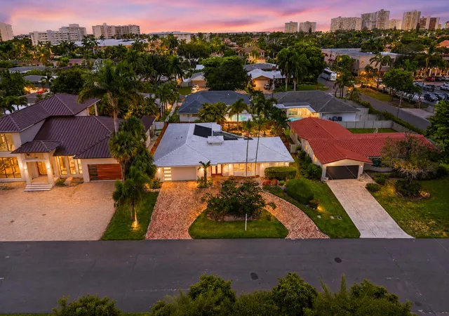 Photo 1 of Single family home for sale at 4710 Ne 27th Avenue, Fort Lauderdale, FL 33308 | MLS# B26072234 | Listing updated on 2026-09-13