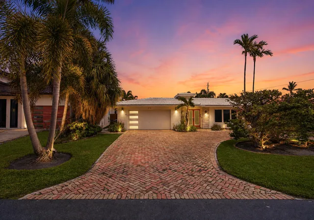 Photo 2 of Single family home for sale at 4710 Ne 27th Avenue, Fort Lauderdale, FL 33308 | MLS# B26072234 | Listing updated on 2026-09-13