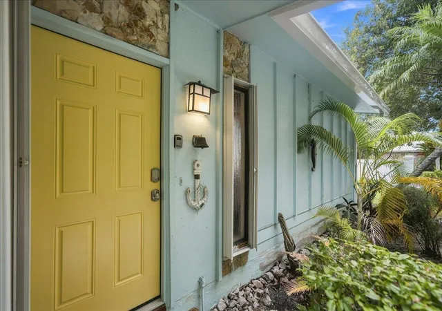 Photo 2 of Single family home for sale at 4150 Ne Breakwater Dr, Jensen Beach, FL 34957 | MLS# B26072320 | Listing updated on 2026-10-07