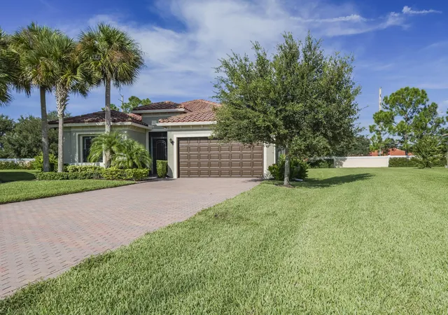Photo 2 of Single family home for sale at 5527 57th Way, Vero Beach, FL 32967 | MLS# B26072342 | Listing updated on 2026-10-05