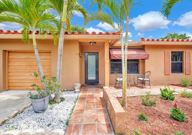Photo 3 of Single family home for sale at 300 S Riverside Dr, Pompano Beach, FL 33062 | MLS# B26071908 | Listing updated on 2026-09-13